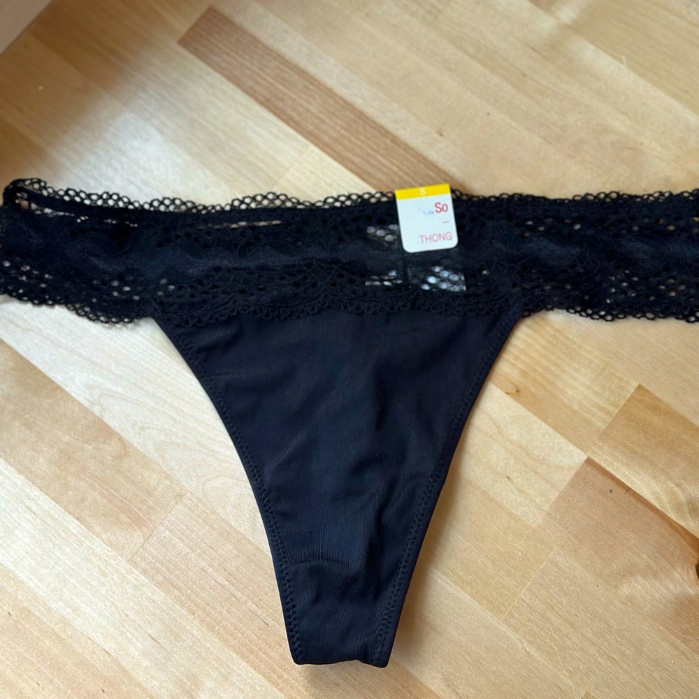 Black lace thong *brand new*